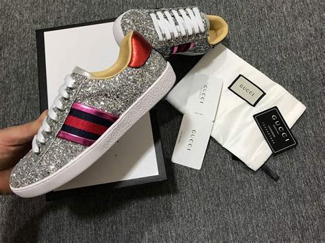 tenis gucci rosas con brillo